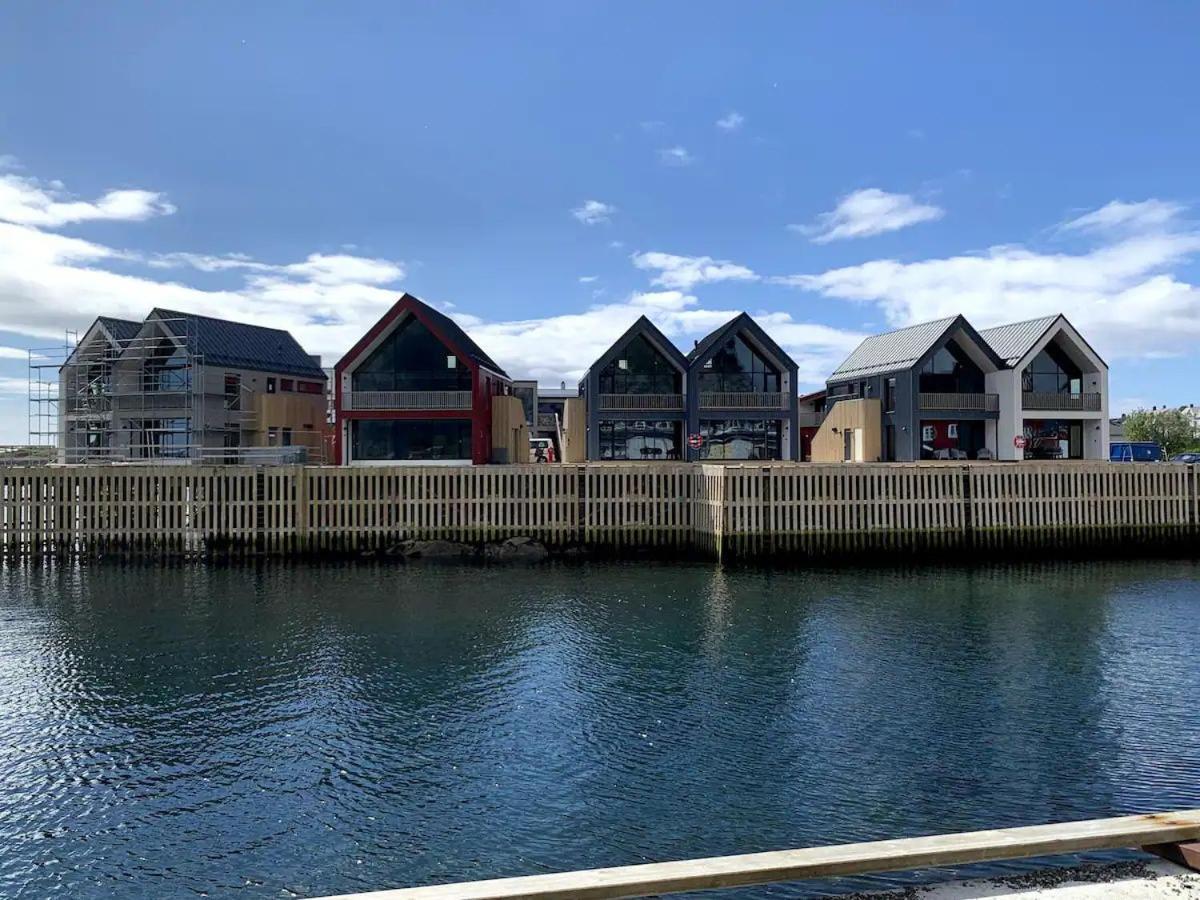 Stor Moderne Leilighet I Henningsvaer, 70 Kvm Exterior photo